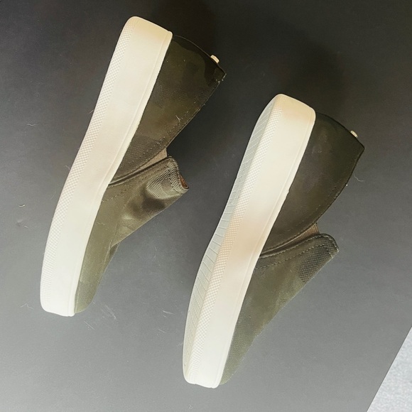 Steve‎ Madden Green Camouflage Slip-Ons - Picture 3 of 3